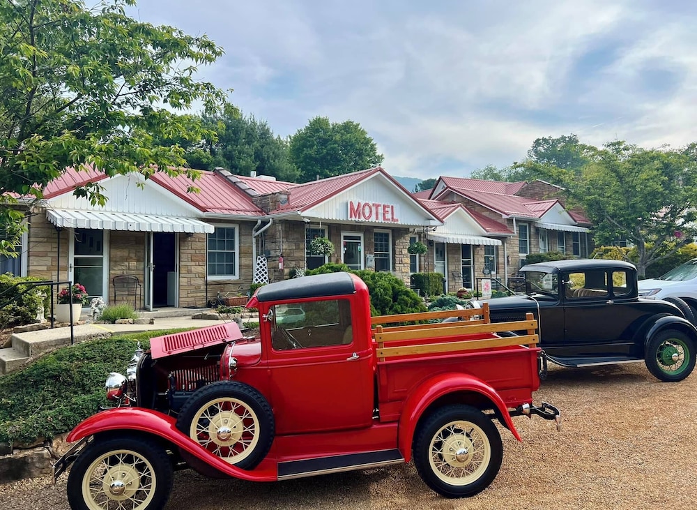Carolina Country Inn - photo 14
