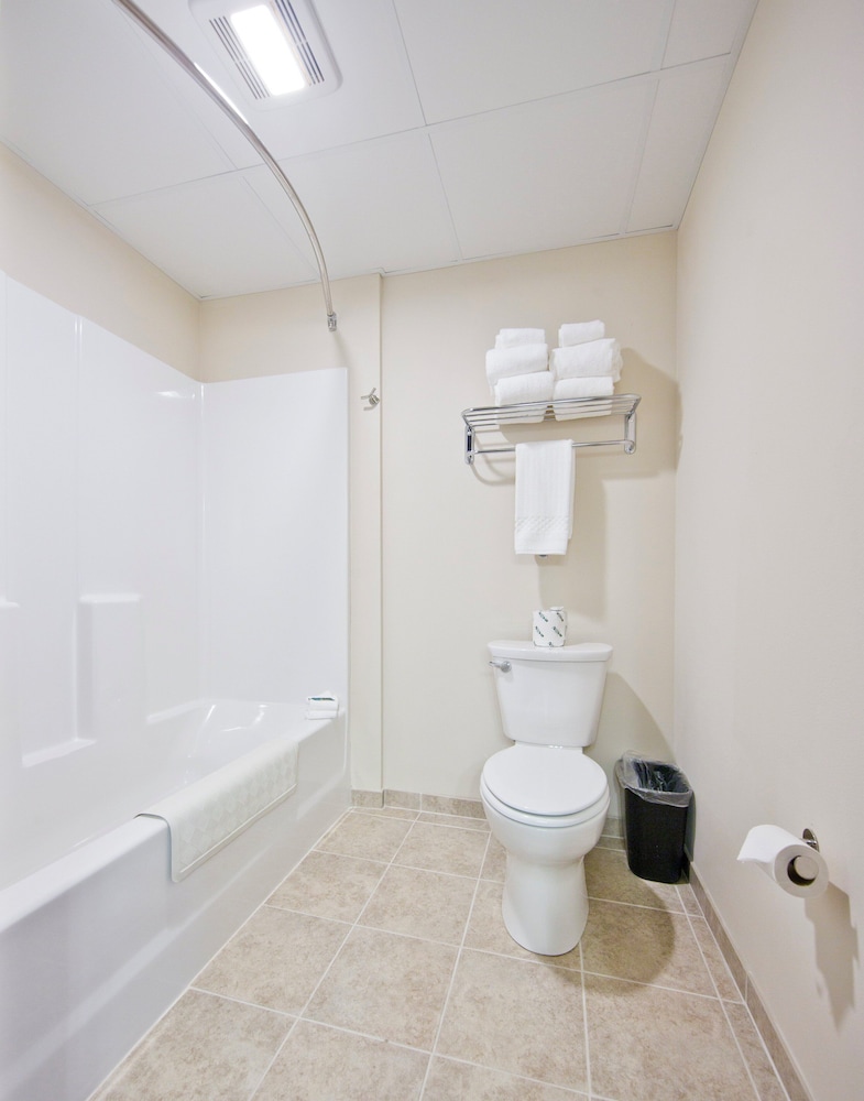 Cobblestone Inn & Suites Boone - photo 35