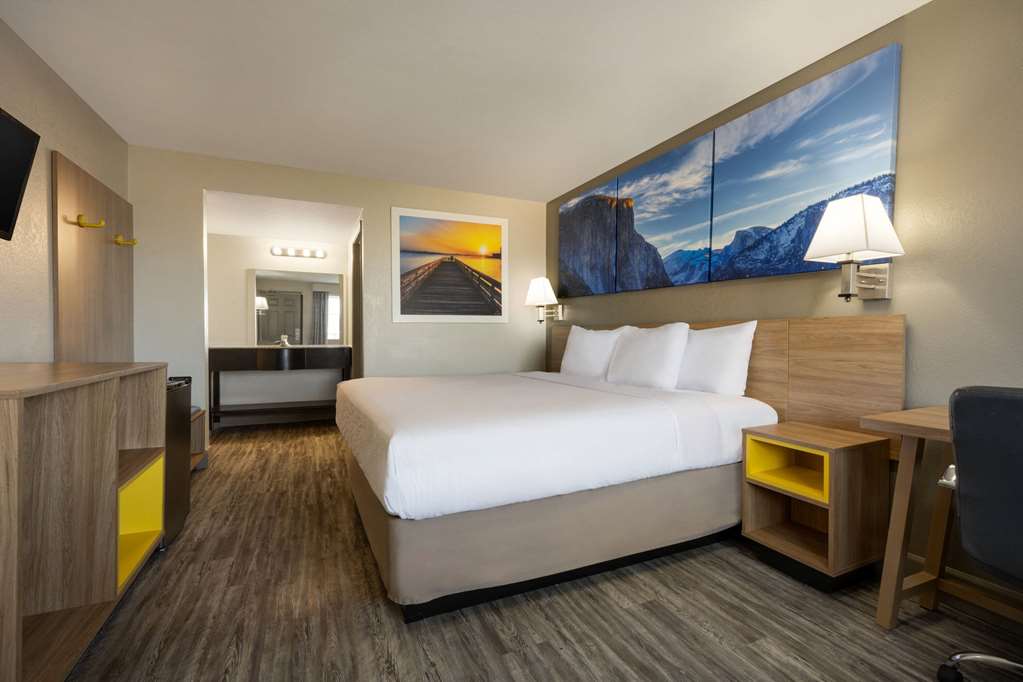 Days Inn by Wyndham Fresno South - photo 21