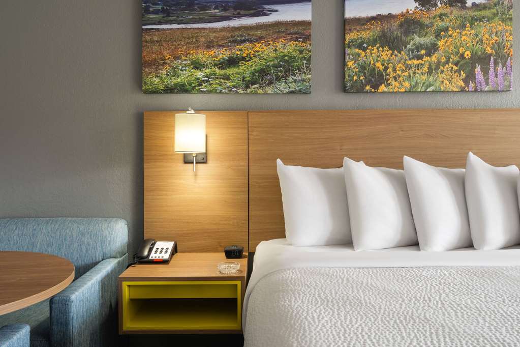 Days Inn by Wyndham Columbus Worthington - photo 37