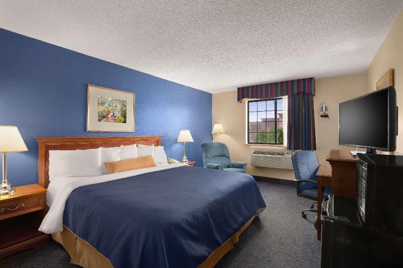 Days Inn by Wyndham Keene NH - photo 3