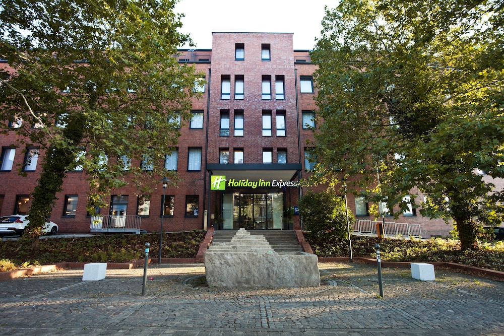 Holiday Inn Express Saarbrucken By Ihg — Saarbruecken