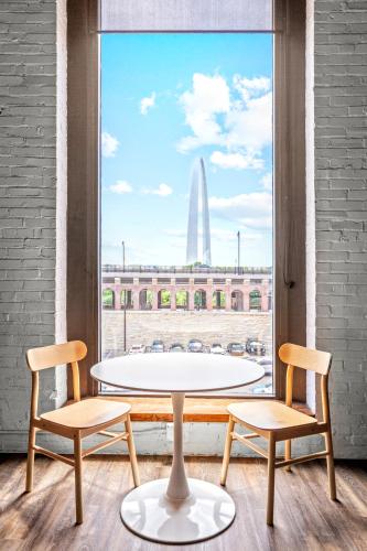 Brick & Bed Riverfront Lofts P 3H — 4-Star Luxury Hotel in Saint Louis, United States