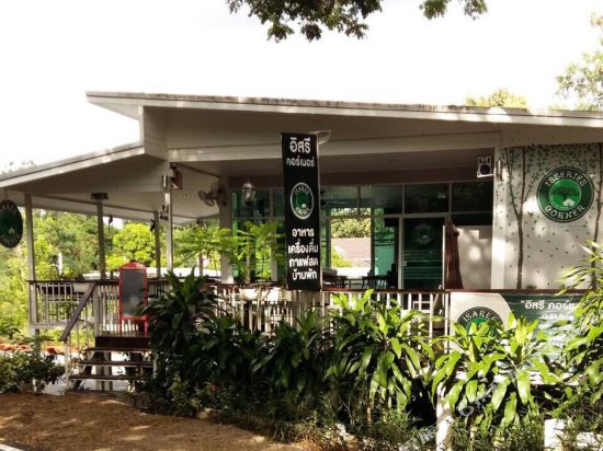Isseries Corner - carbon neutral hotel in Pak Chong