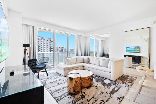 Oceanview Luxury Resort Access Sleeps 6 2BR 2BA Vista Mar by HomeStakes Stays in Fort Lauderdale, United States