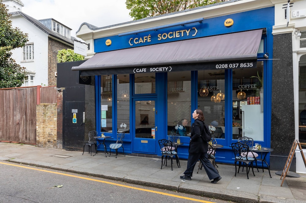 Southwell Gardens II by Onefinestay — 4-Star Luxury Hotel in London, United Kingdom