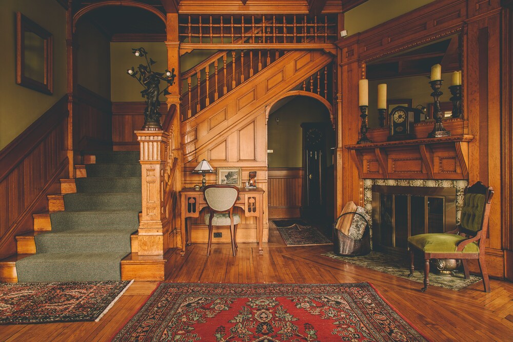The Hillhurst Inn - last minute hotel in Charlottetown