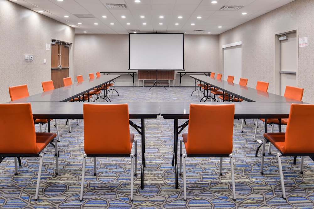 Holiday Inn Express Early by IHG - photo 39