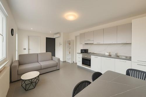 Sunset Apartment with parking — 4-Star Luxury Hotel in Lignano Sabbiadoro, Italy