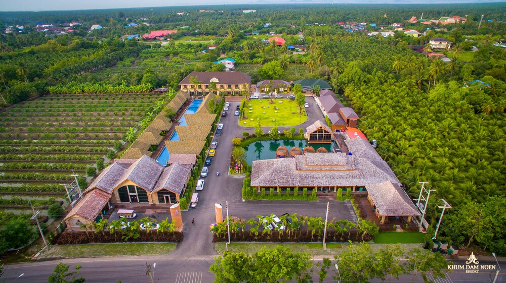 Khum Damnoen Resort — 4-Star Luxury Hotel in Damnoen Saduak, Thailand