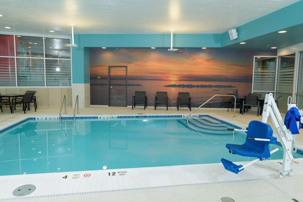 Hampton Inn & Suites Erie Bayfront - photo 34