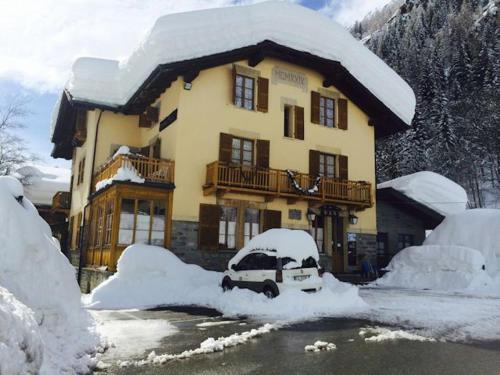 Hotel Villa Tedaldi in Gressoney-Saint-Jean, Italy