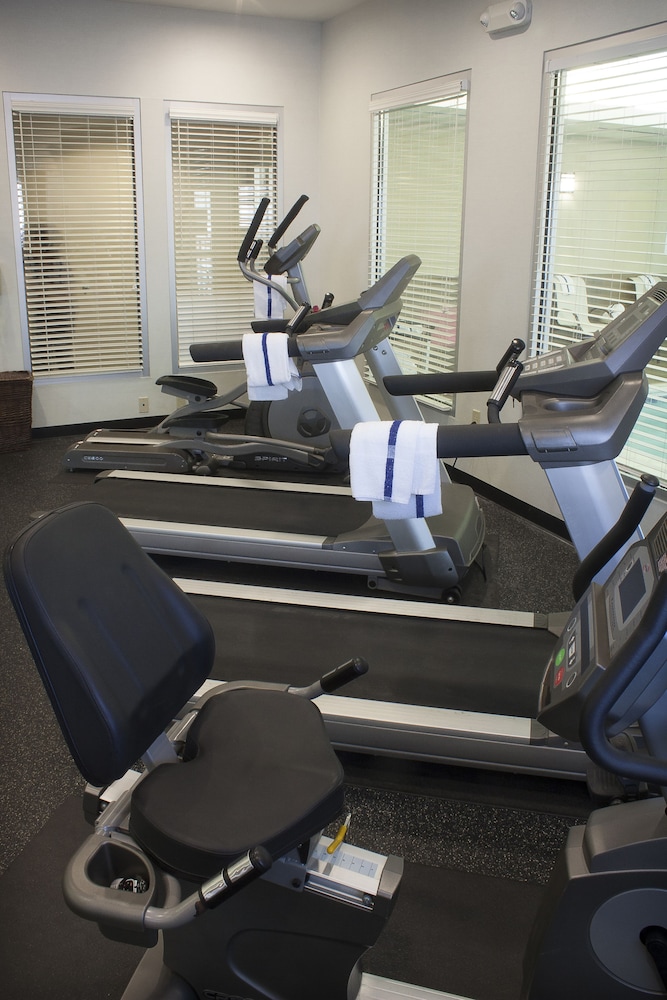 Holiday Inn Express & Suites Youngstown West Austintown by IHG - photo 17