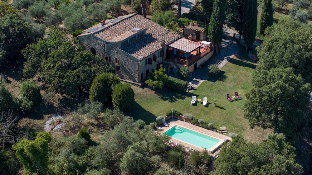 Villa Bel Panorama 8 Emma Villas — 4-Star Luxury Hotel in San Gimignano, Italy
