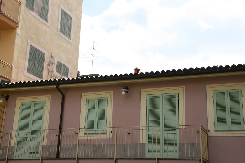Residence Corso Monferrato — 4-Star Luxury Hotel in Alessandria, Italy