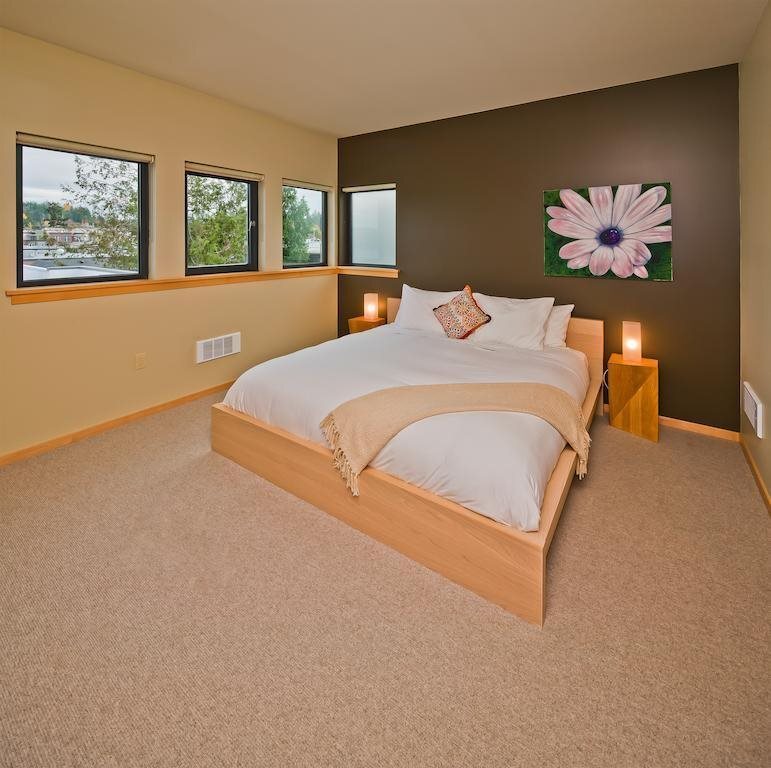 Island Inn at 123 West - photo 2