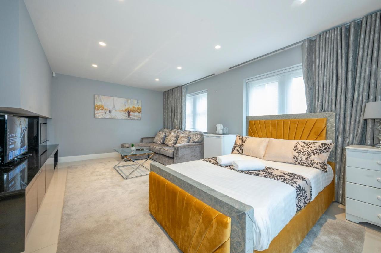 RE7C Ground floor room For your most relaxed & Cosy stay Free Parking Free Fast WiFi — hotel in Batley