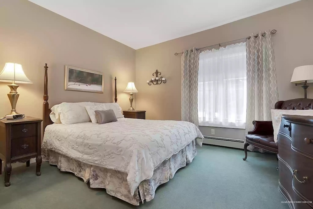 Greenwood Manor Inn — Harrison