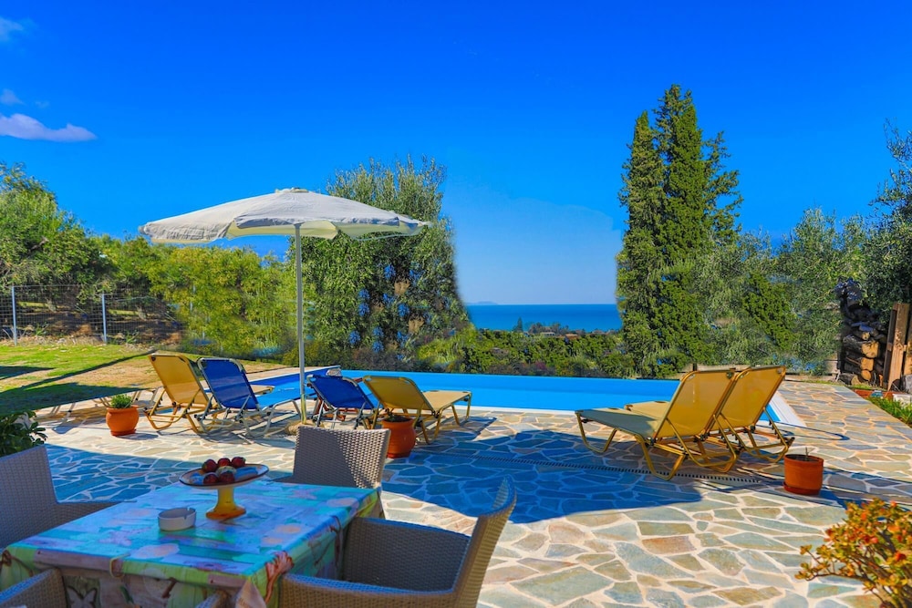 Villa ChrisDina — 4-Star Luxury Hotel in Corfu, Greece