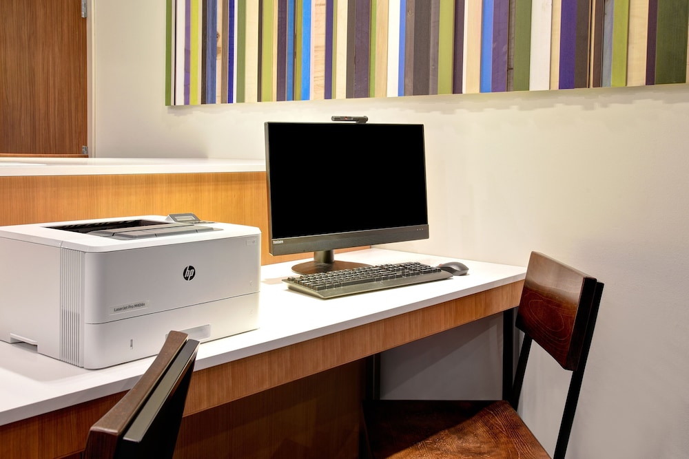 Holiday Inn Express Milwaukee Downtown by IHG - photo 30