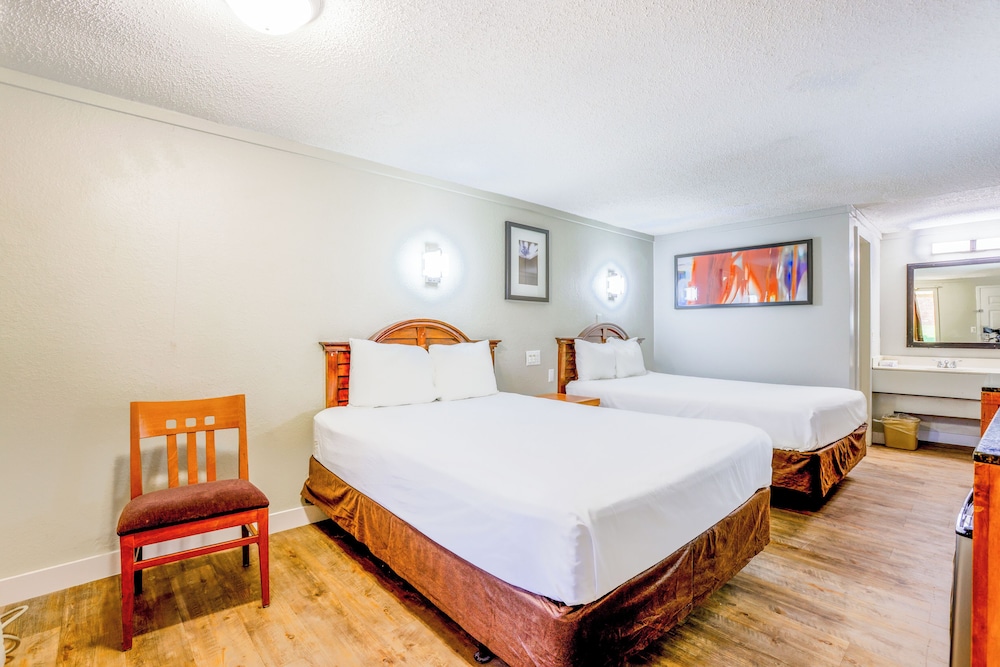 Cozy Garden Inn By OYO Hwy 40 Richmond - photo 26