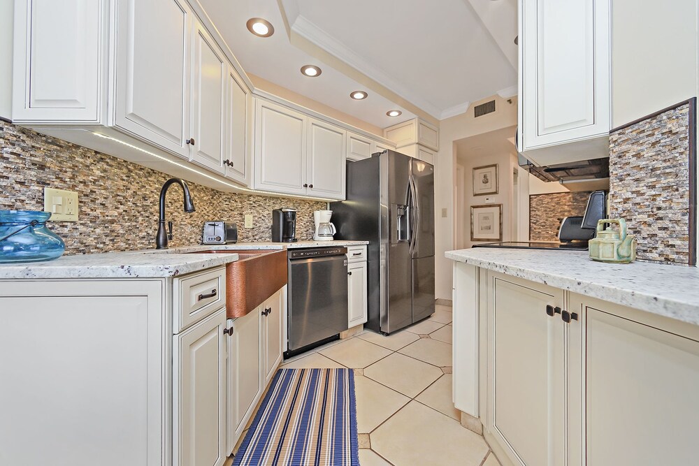 Surfside Resort 206 by RedAwning - photo 17