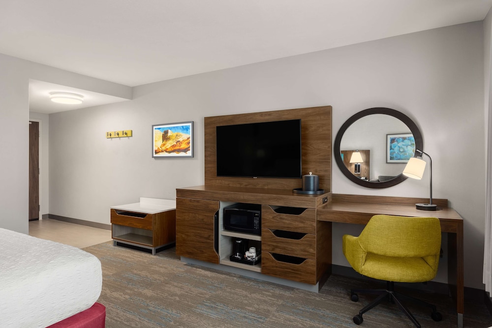 Hampton Inn by Hilton Carefree - photo 26