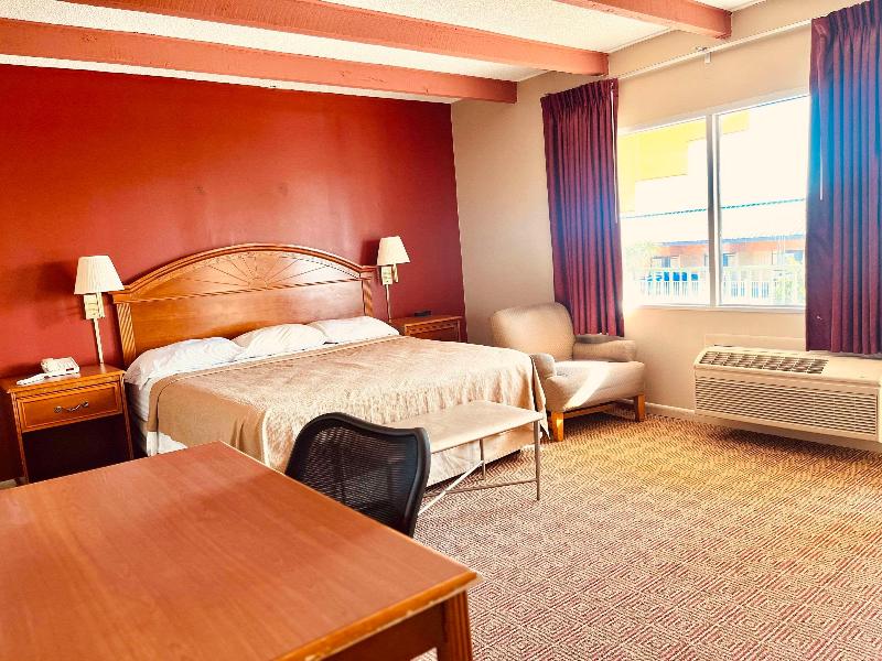 Econo Lodge Del Rio - photo 20