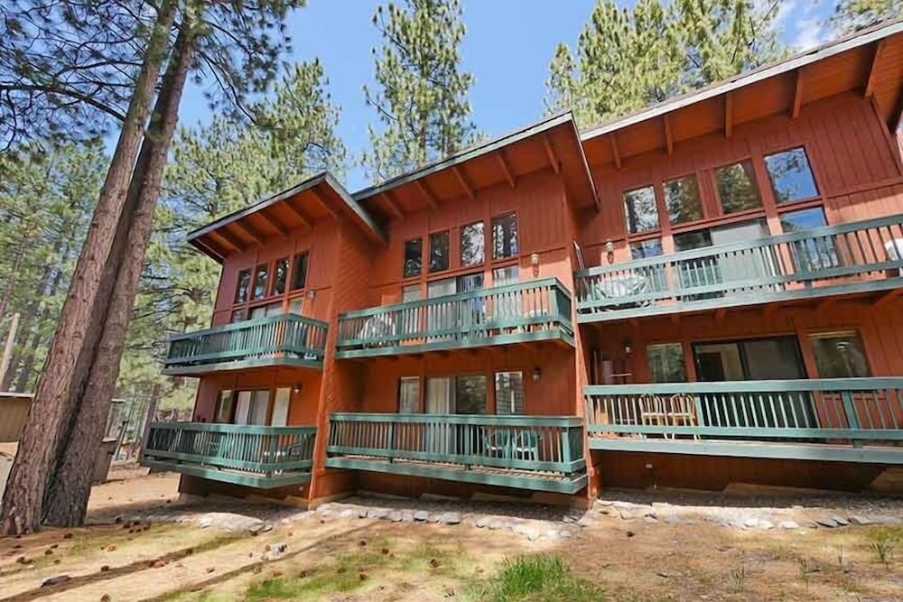 3861 Saddle Road — South Lake Tahoe
