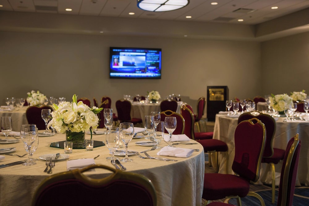 Baltimore Marriott Inner Harbor at Camden Yards - photo 35