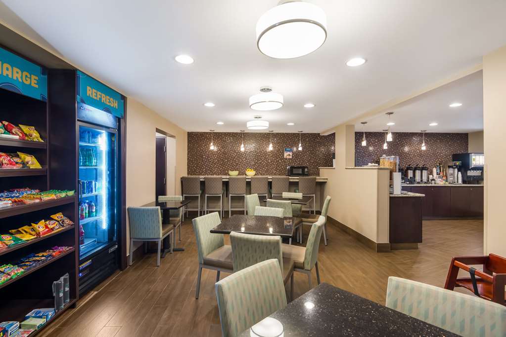 Clarion Pointe Downtown - photo 29