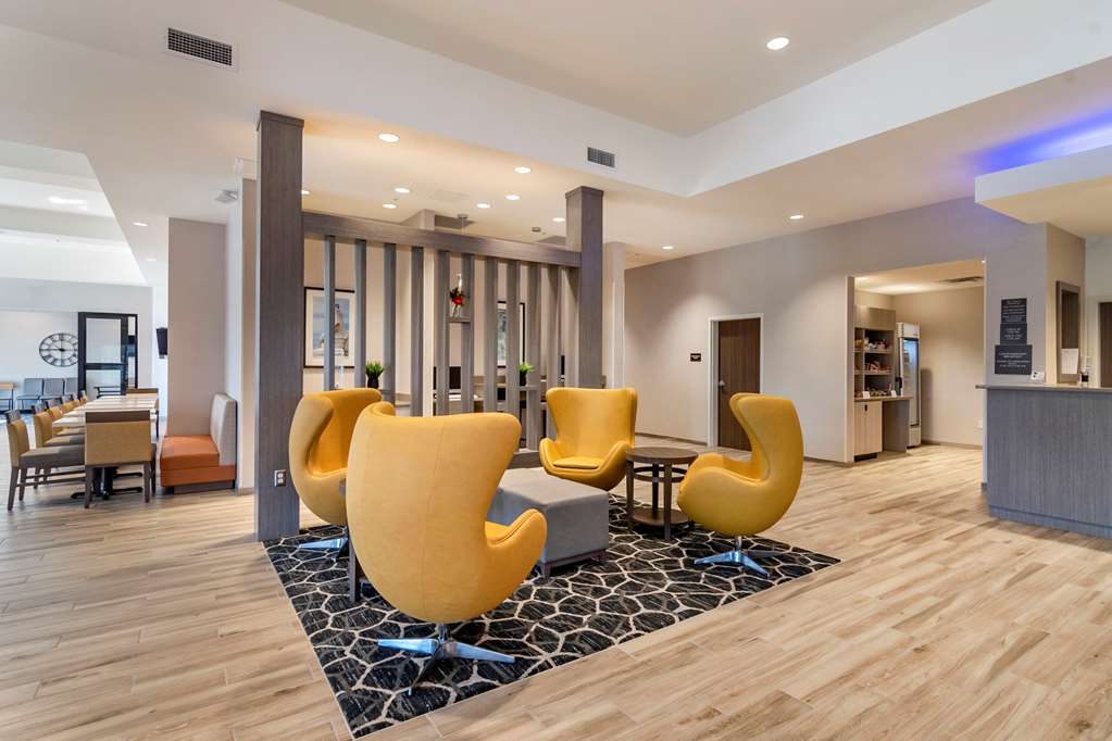 Comfort Suites Grandview Kansas City - photo 2