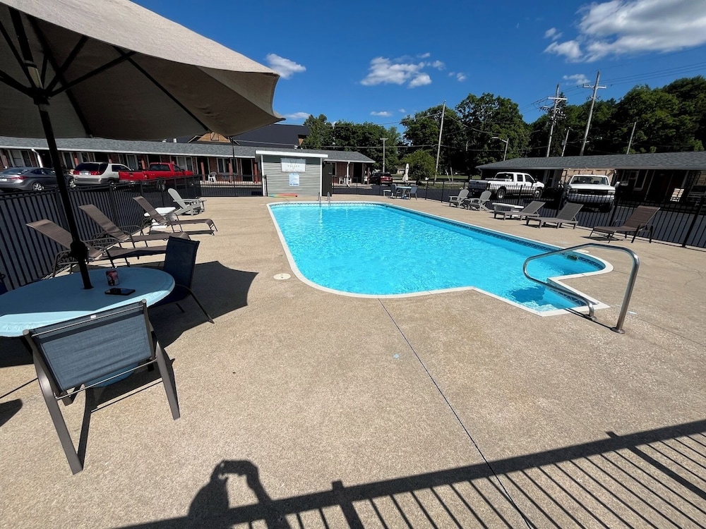 Valley Inn and Suites - photo 48