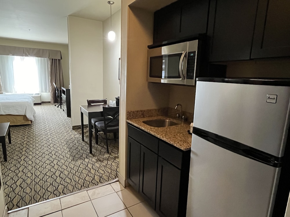 Holiday Inn Express Hotel and Suites Deming Mimbres Valley - photo 8
