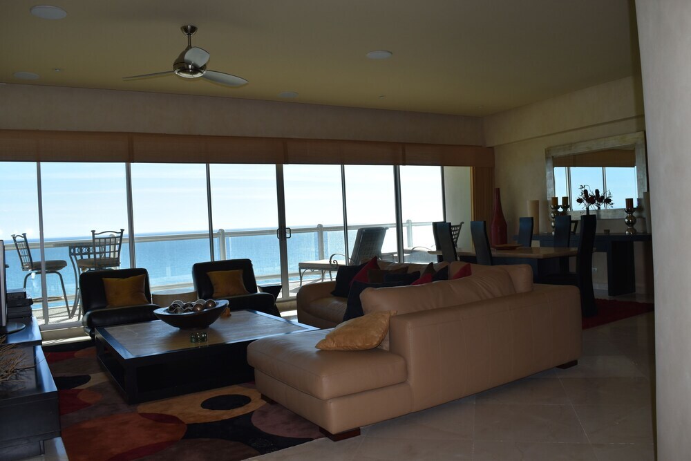 Luna Blanca Rocky Point by Castaways in Puerto Penasco, Mexico