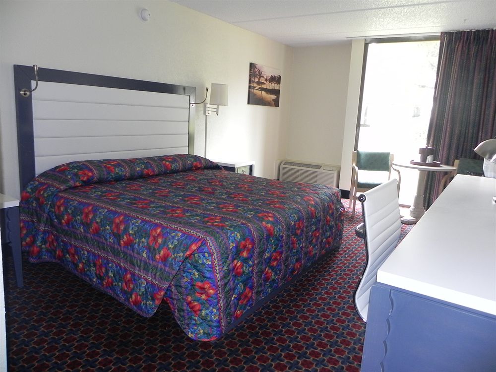 I Drive Grand Resort & Suites - photo 29
