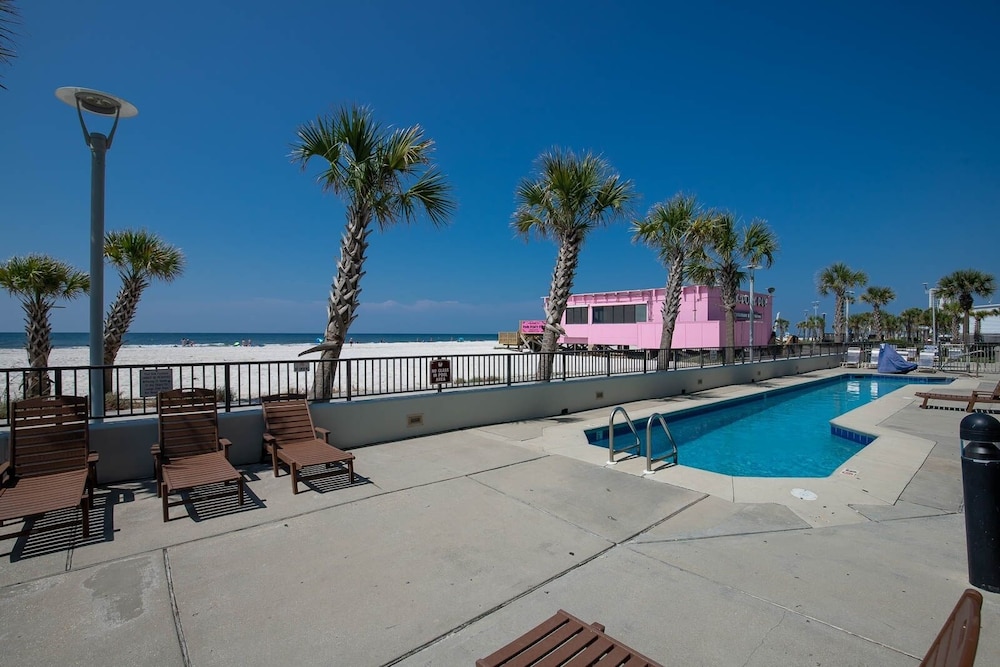 Phoenix All Suites Hotel 403 1 Bedroom Condo by Redawning - photo 17