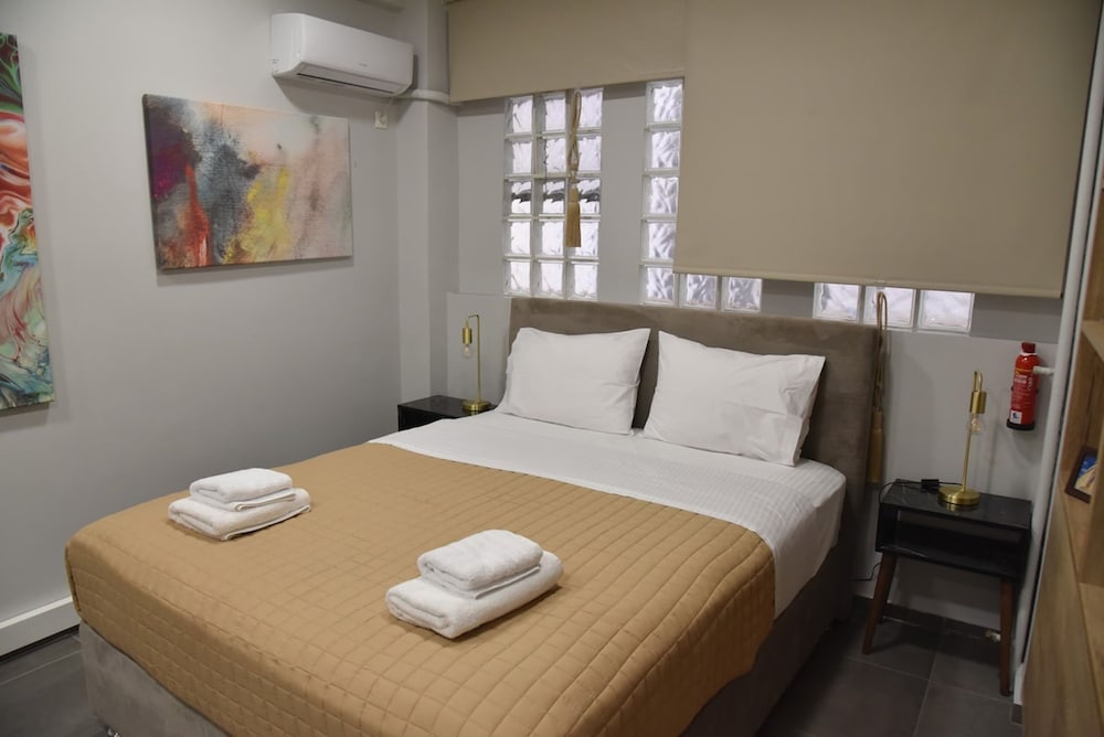 Athens Ianos B by Super Host Hub — 4-Star Luxury Hotel in Athens, Greece