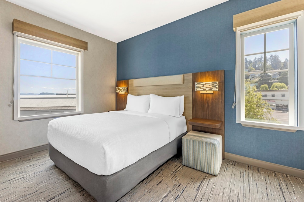 Holiday Inn Express & Suites Astoria by IHG - photo 26