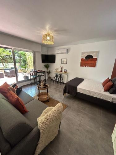 Les Appartements d'Edmond Rome Favier — 4-Star Luxury Hotel in Marseille, France