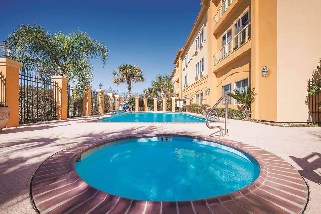 La Quinta Inn & Suites by Wyndham Beaumont West - photo 12