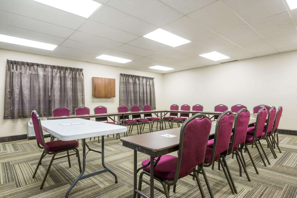 Days Inn by Wyndham Ashland - photo 37