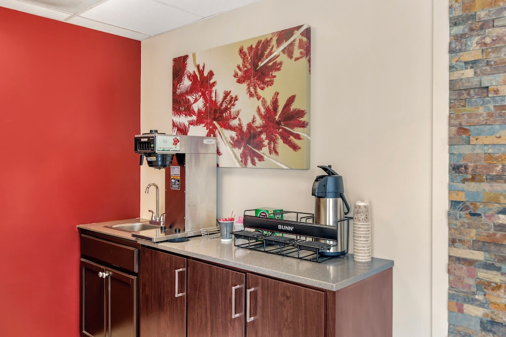 Red Roof Inn Atlanta Kennesaw State University - photo 25