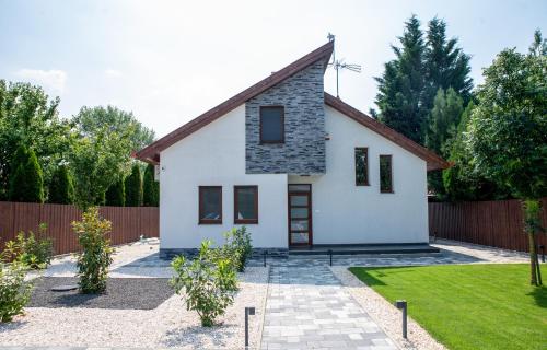 Bonovo Wellness Nyaraló in Gyomaendrod, Hungary