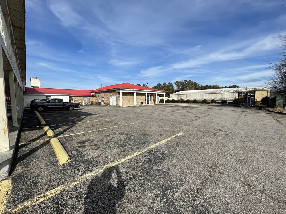 Covered Bridge Inn & Suites - photo 15
