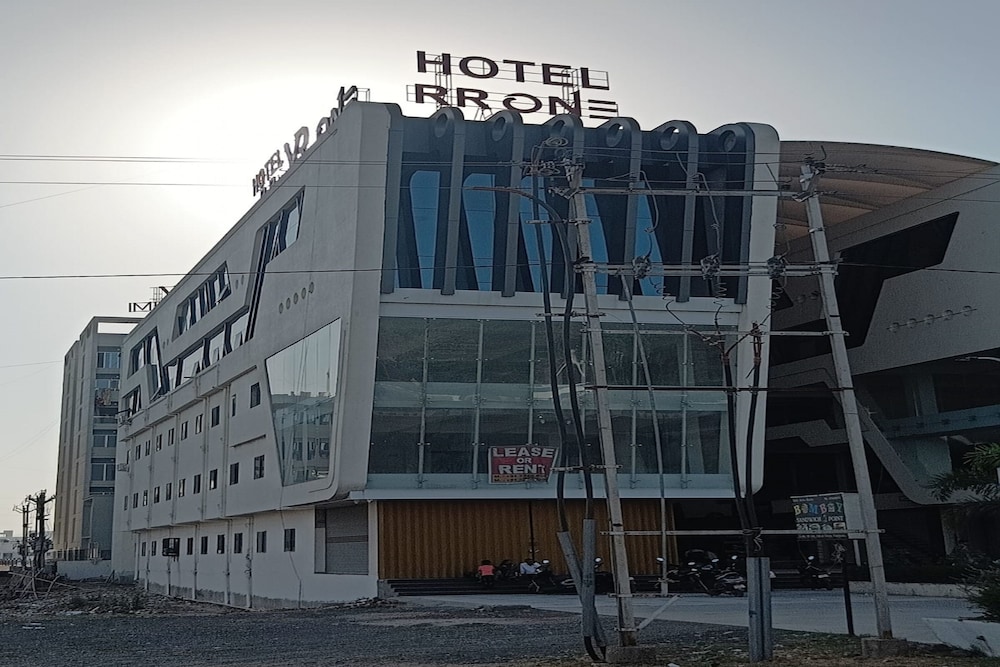 Hotel R R One in Vadodara, India