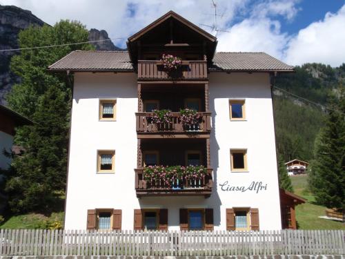 Ciasa Alfri — hotel in La Villa