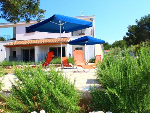Holiday Home in Verunic near the Sea — 4-Star Luxury Hotel in Mali Losinj, Croatia
