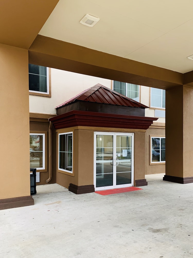 Saffron Inn & Suites - featured photo