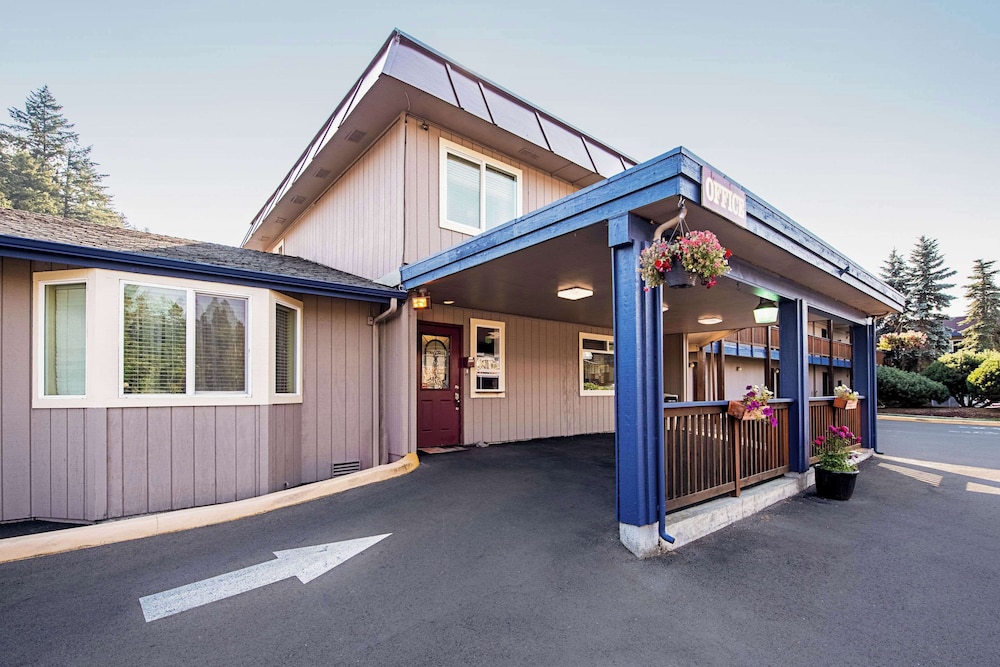 Rodeway Inn Enumclaw Mount RainierCrystal Mountain - photo 24